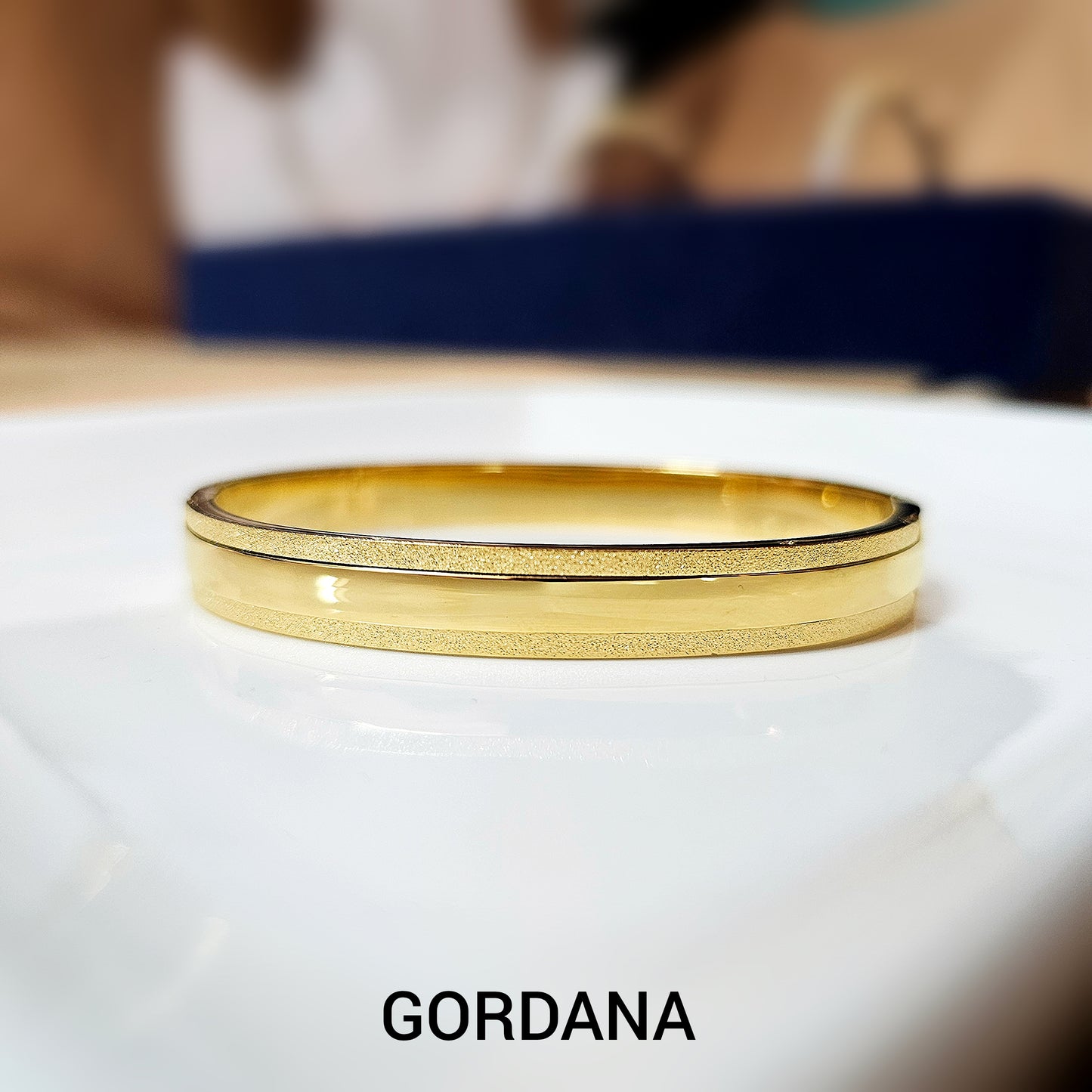 Gold bangle